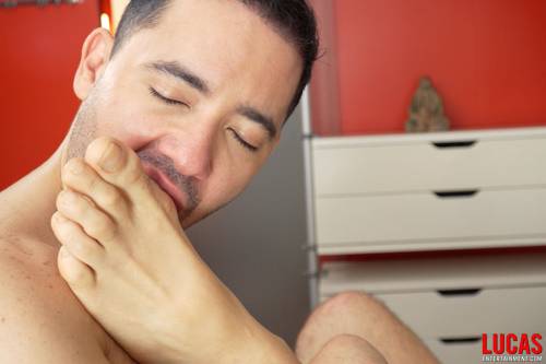 Yan Erotically Massages Michael Lucas - Gay Movies - Lucas Entertainment